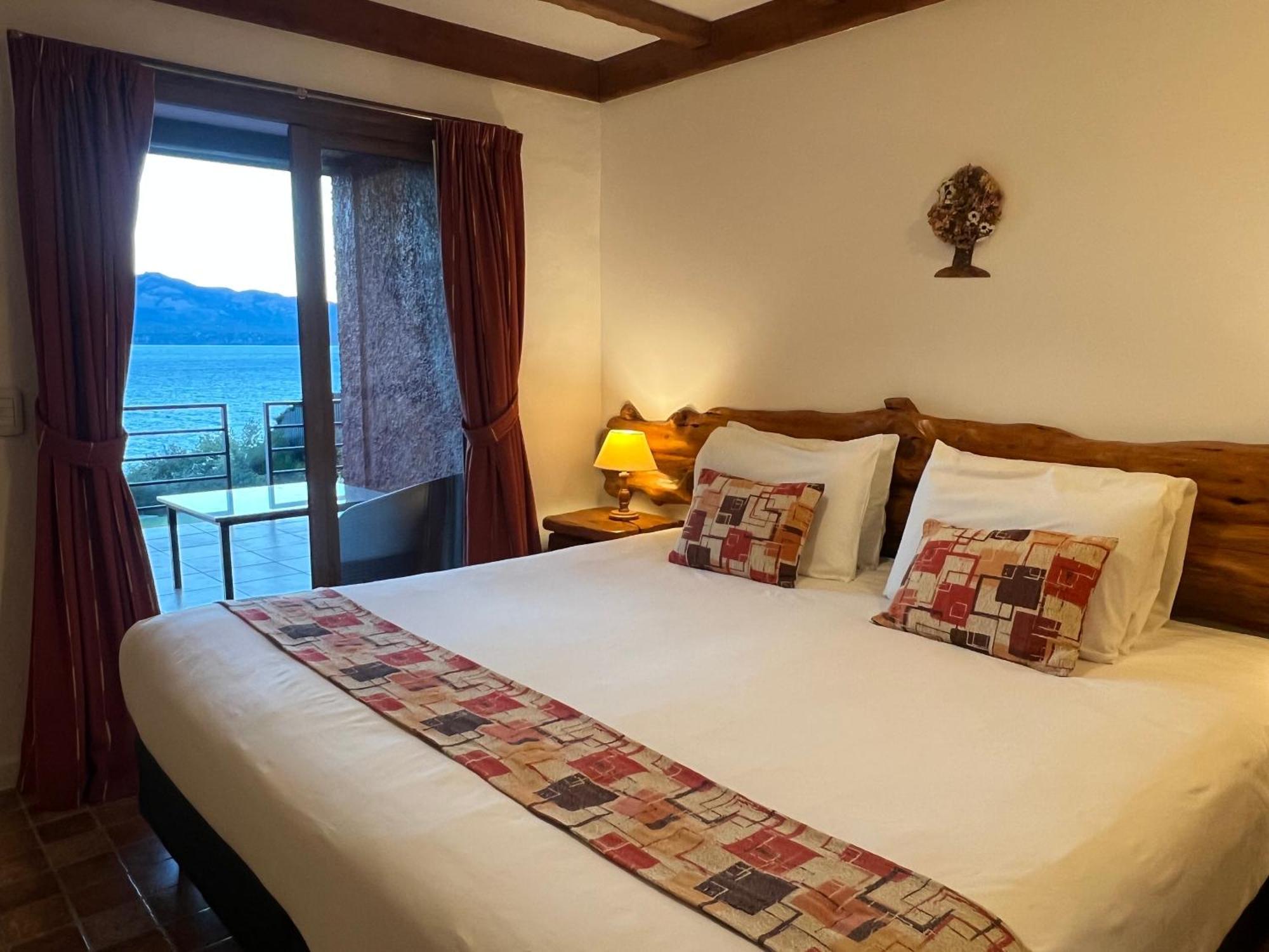 Costa Brava Apart Hotel & Suites San Carlos de Bariloche Exterior photo