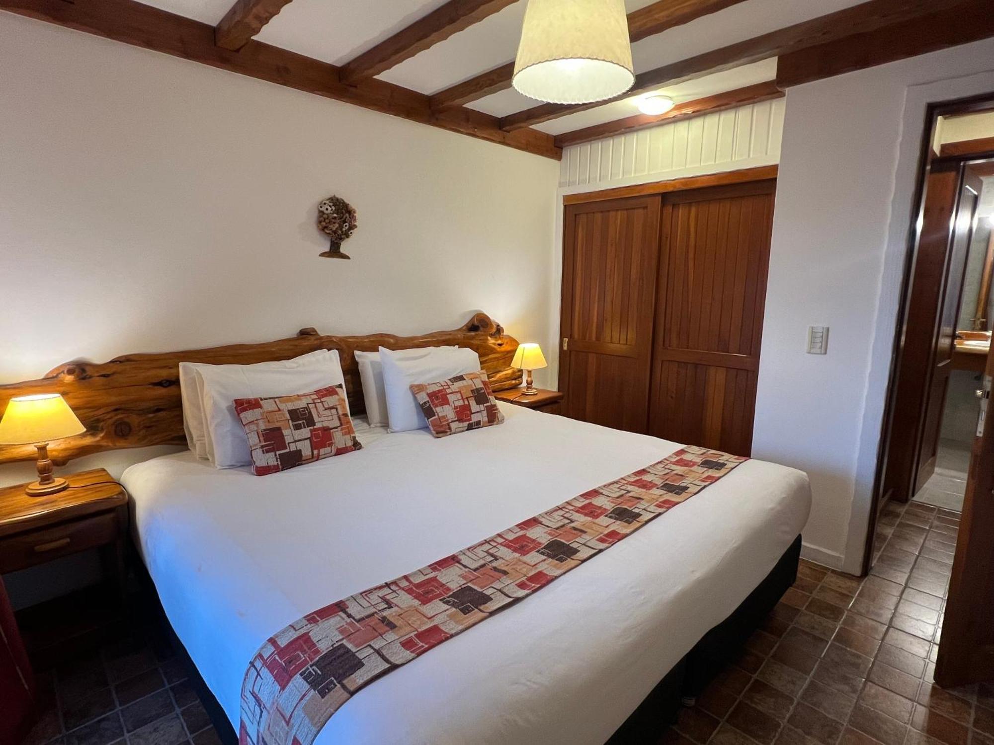 Costa Brava Apart Hotel & Suites San Carlos de Bariloche Exterior photo